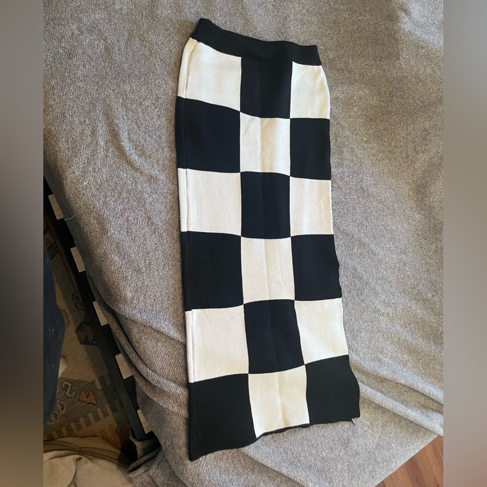 Checkered sweater skirt